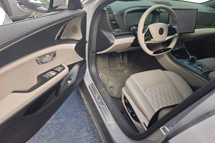 Used BYD Han 2025 DM-i Intelligent Driving Edition 125KM Prestige Model Driver Seat