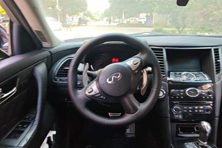 Used Infiniti FX 2010 FX35 Standard Edition Steering Wheel
