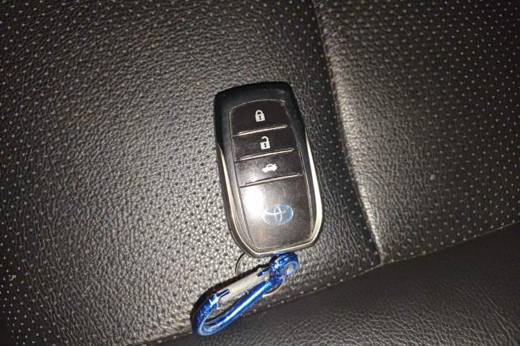 Used Toyota Corolla 2016 Dual-Engine 1.8L E-CVT Leading Edition
