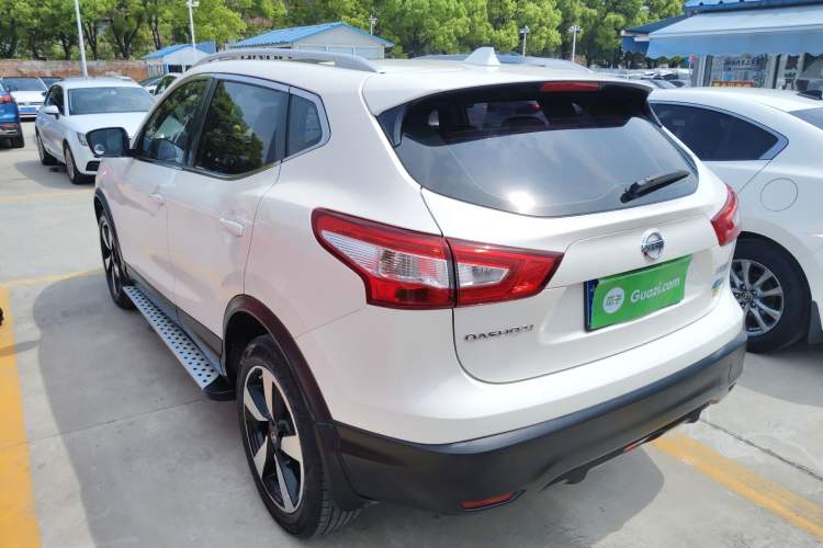 Used Nissan Qashqai 2016 2.0L CVT Luxury Edition Rear Left 45 Deg