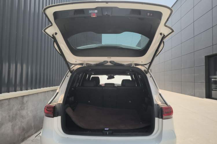 Used Mercedes-Benz EQB 2023 Facelift EQB 260 Trunk