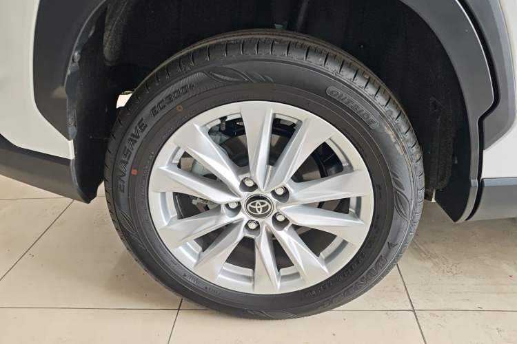 Used Toyota Corolla Cross 2024 2.0L Pioneer Edition Right Rear Wheel Hub