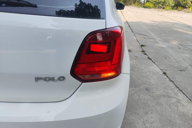 Used Volkswagen Polo 2016 1.4L Manual Fashion Model