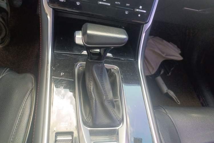 Used CHANGAN CS75 2018 280T Automatic Smart Edition China V-standard Gear Lever