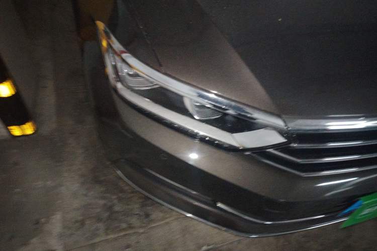 Used Volkswagen Magotan 2018 330TSI DSG Luxury Model Right Front Headlight