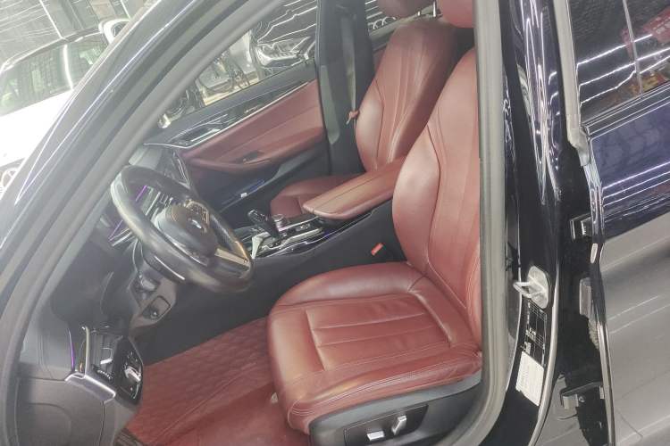 Used BMW 5 Series 2019 Facelifted 530Li Leading Edition M Sport Package
