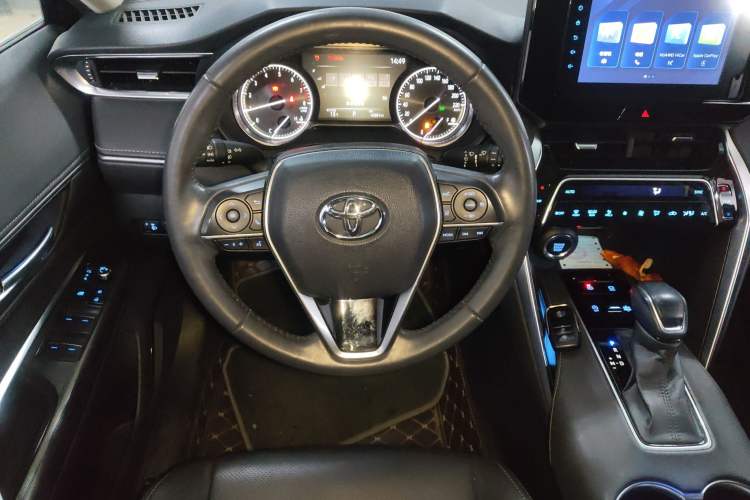 Used Toyota Harrier 2022 2.0L CVT Two-Wheel Drive Luxury Edition Steering Wheel