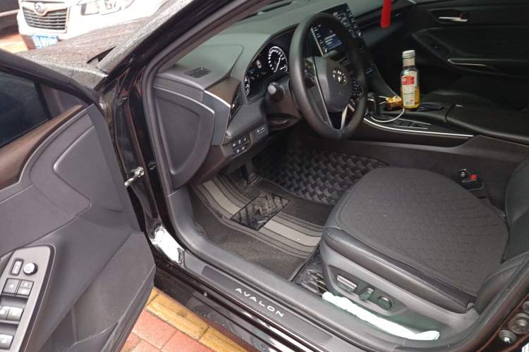 Used Toyota Avalon 2019 2.0L XLE Premium Edition China VI Driver Seat