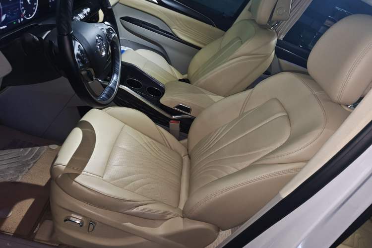 Used Buick GL8 2022 ES Landtrek 653T Comfort Edition Left Front Seat