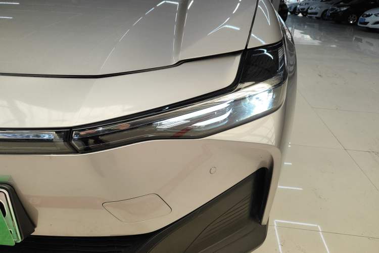 Used Toyota bZ3 2024 517 km Elite PRO Left Front Headlight