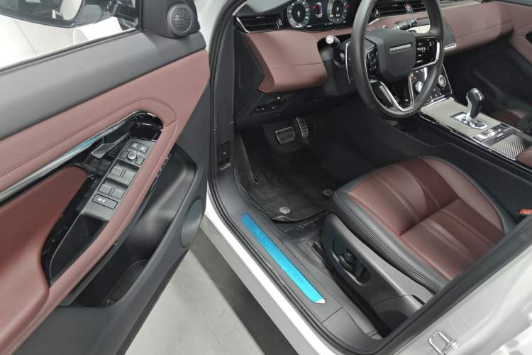 Used Land Rover Range Rover Evoque New Energy 2023 Aurora L P300e Plug-in Hybrid Electric Version