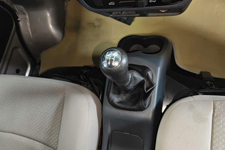 Used Jinbei Hiace X30 2020 1.5L Van Super-Enjoyment Model China VI Standard SWC15M Gear Lever