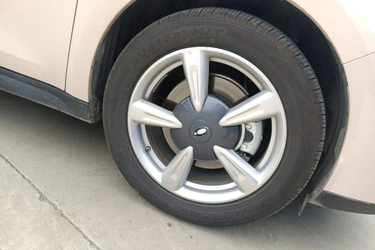 Used ORA Good Cat 2025 Model, 430 km Luxury Version Right Front Wheel Hub