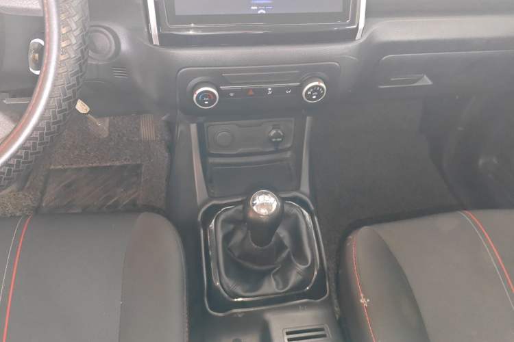 Used CHANGAN OSHAN X70A 2019 1.5L Manual Basic Version China VI Standard