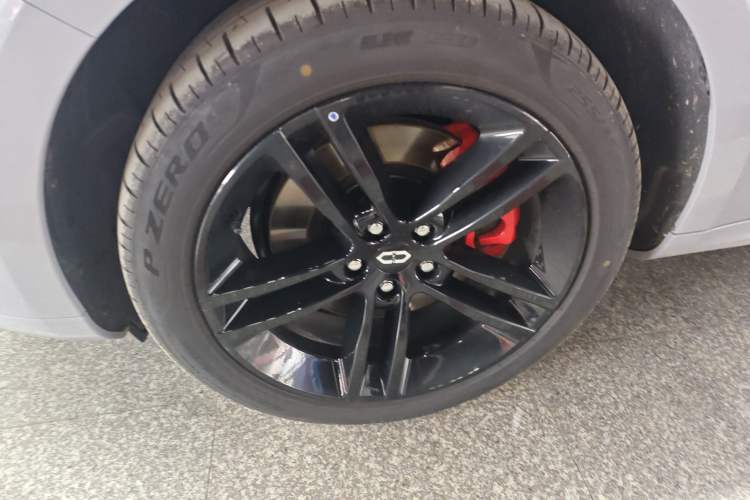 Used Hima AITO M5 2025 Extended-Range Ultra All-Wheel-Drive Version Left Front Wheel Hub