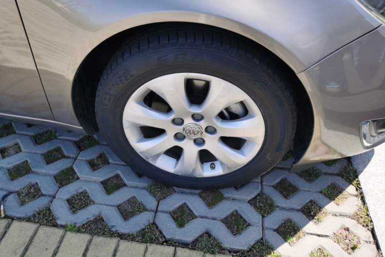 Used Buick Regal 2015 1.6T Elite Tech Model Right Front Wheel Hub