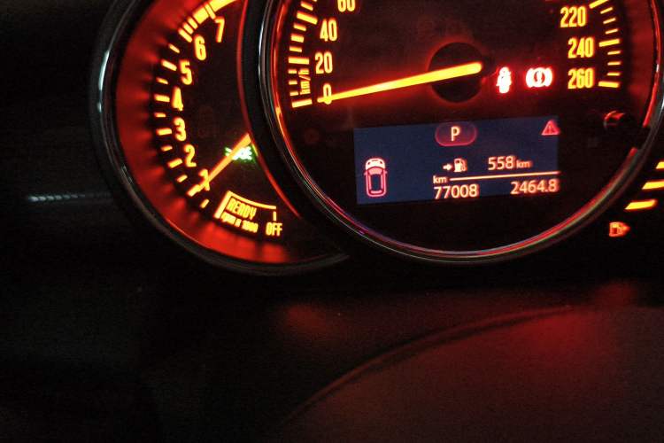 Used MINI 2015 1.5T COOPER Fun Five-Door Edition Odometer Close Up