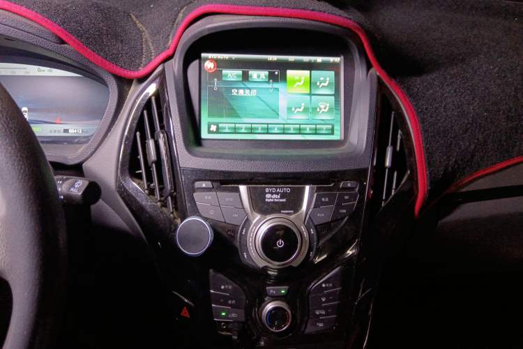 Used BYD Qin New Energy 2016 Qin EV300 Prestige Model Audio And AC Panel