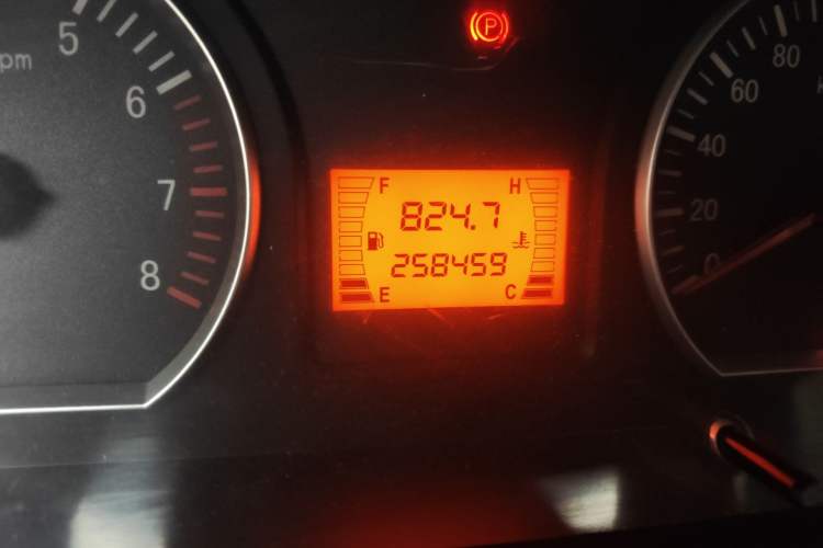 Used FORTHING Lingzhi 2013 M3 1.6L 7-Seater Comfort Model