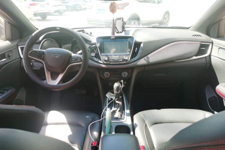 Used Chevrolet Monza 2019 RS 330T Automatic Comfort Edition China VI Standard Center Console