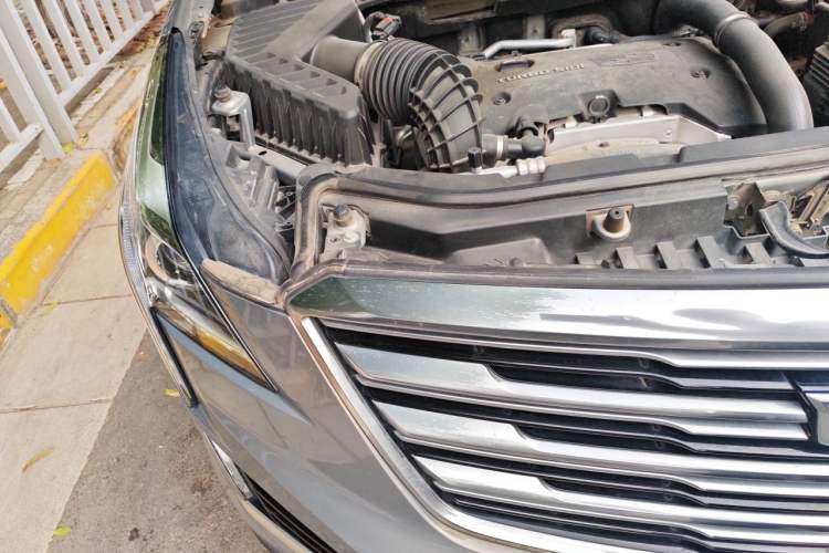 Used Cadillac XT5 2018 25T Luxury Model Right Front Headlight