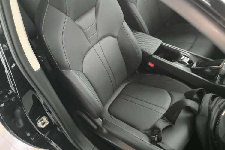 Used Dongfeng Aeolus Yixuan 2025 1.5L Automatic Luxury Version
