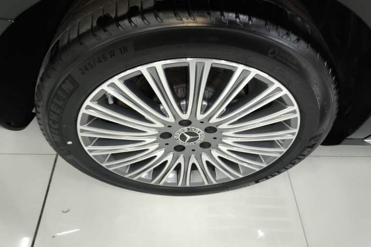 Used Mercedes-Benz E-Class 2023 Updated E 300 L Fashion Edition
