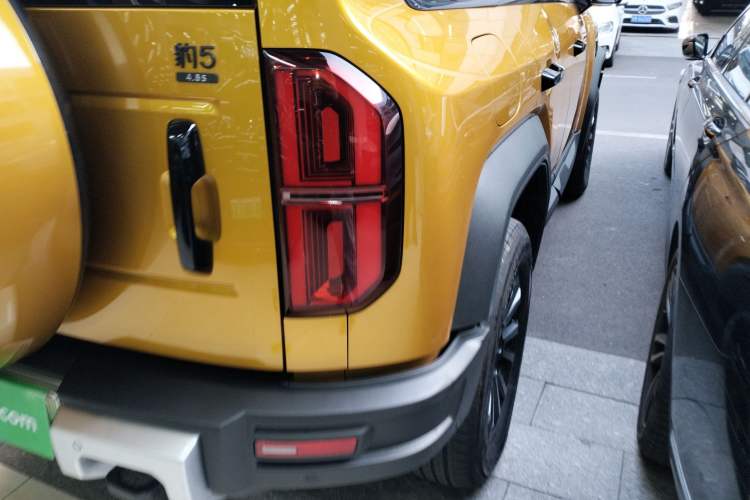 Used Formula Leopard Leopard 5 2023 Navigator Edition