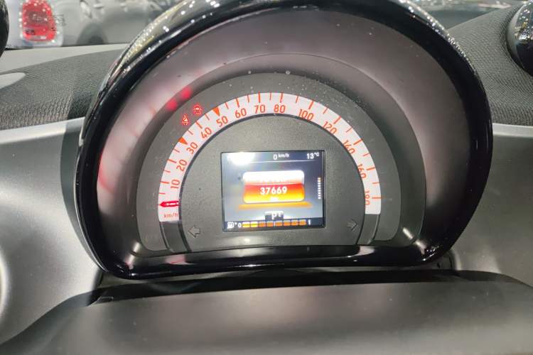 Used smart fortwo 2017 1.0L 52kW New Sound Special Edition China V Emission Standard
