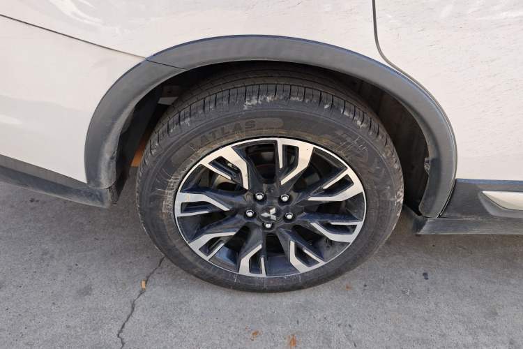 Used Mitsubishi Outlander 2020 2.4L 4x4 Zhi Xiang Edition 5 Seats Exterior 2