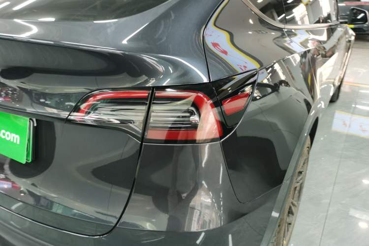 Used Tesla Model Y 2024 Rear-Wheel-Drive Version Right Rear Taillight