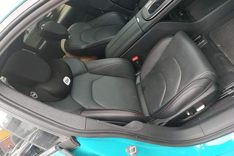 Used Xiaomi Auto SU7 2024 Rear-Drive Long-Range Intelligent Driving Version Right Front Seat