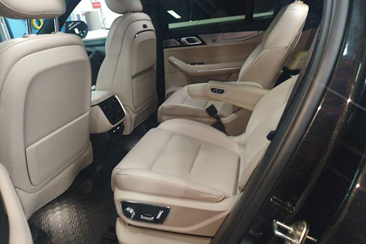 Used Lynk & Co 09 EM-P 2024 2.0TD EM-P Four-Wheel Drive HALO Six-Seater Left Rear Seat