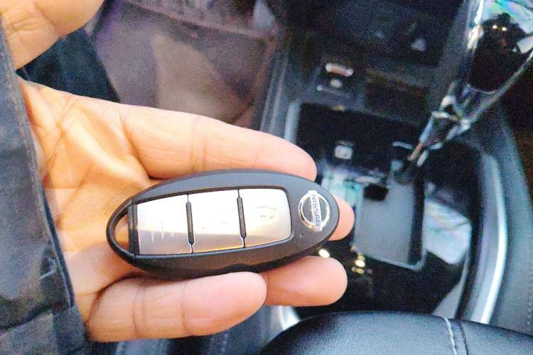 Used Nissan X-Trail 2020 2.0L XL ITS 3-Row CVT 2WD SmartConnect 7-Seater Comfort Edition Vehicle Key