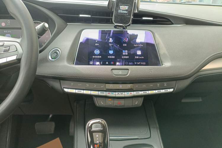 Used Cadillac XT4 2020 28T Two-Wheel-Drive Leading Version
