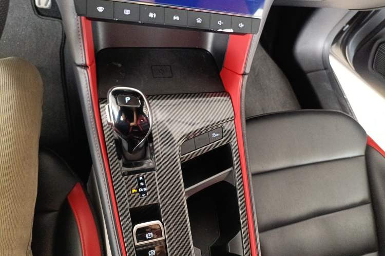 Used MG 6 2020 1.5T Automatic Trophy Luxury Edition Gear Lever