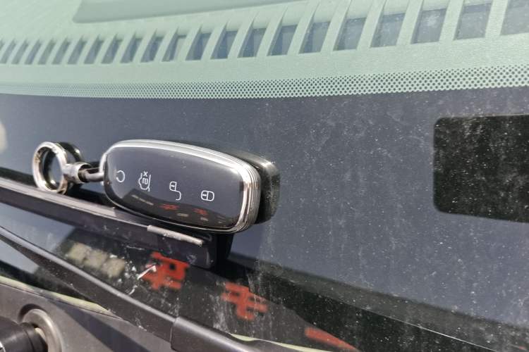 Used Denza D9 2022 DM-i 970 Four-Wheel Drive Prestige Model Vehicle Key