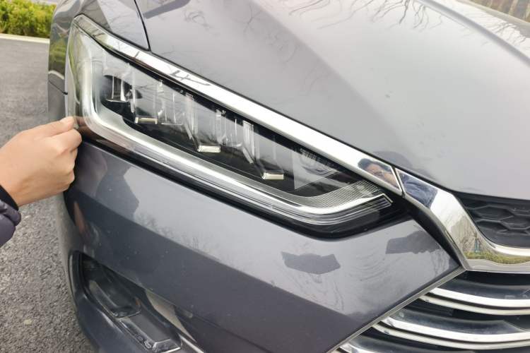 Used BYD Qin Pro New Energy 2019 DM Super Edition 1.5TI Automatic Smart Connect Speedy Model China VI Standard Right Front Headlight