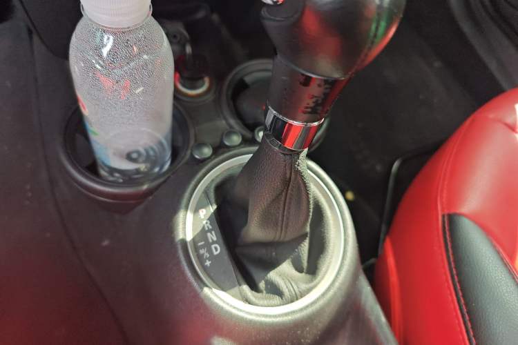 Used MINI 2012 1.6L COOPER Baker Street Gear Lever