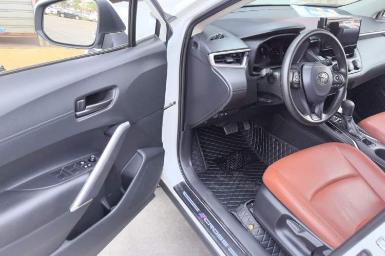 Used Toyota Corolla Cross 2023 2.0L Pioneer Edition Driver Seat