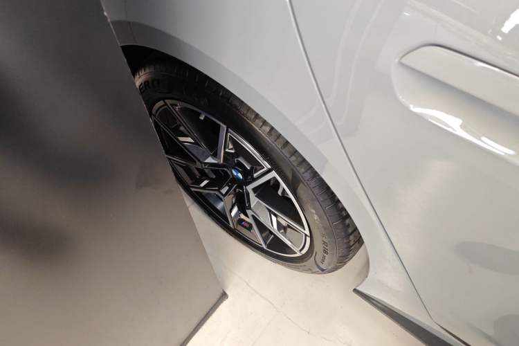 Used BMW 4 Series 2023 425i Gran Coupe M Sport Package Right Rear Wheel Hub