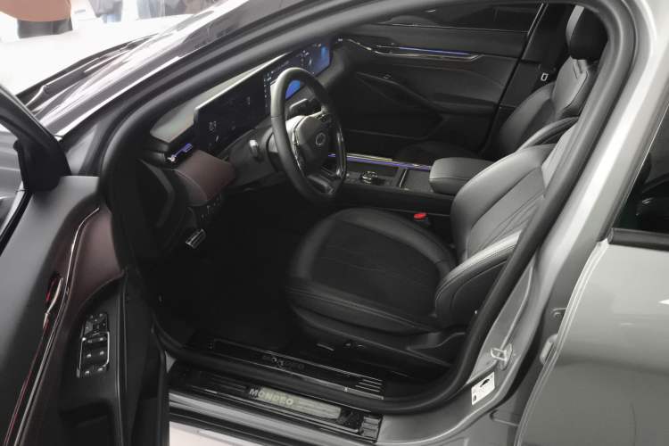 Used Ford Mondeo 2023 EcoBoost 245 Ultimate Model Driver Seat