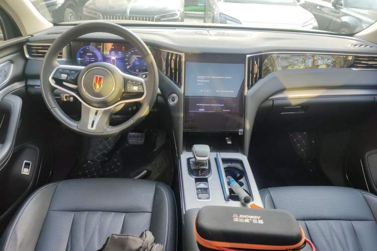 Used Hongqi HS7 PHEV 2024 2.0T PHEV Four-Wheel Drive Flagship Edition 6 Seats Interior 2