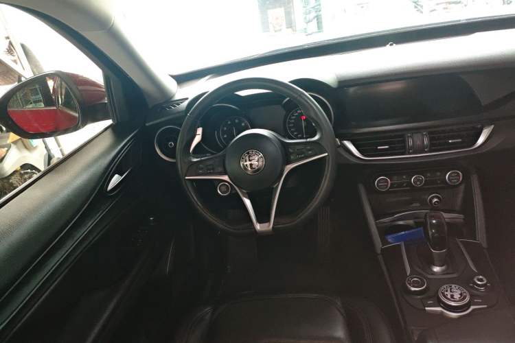 Used Alfa Romeo Stelvio 2017 2.0T 280HP Luxury Edition
