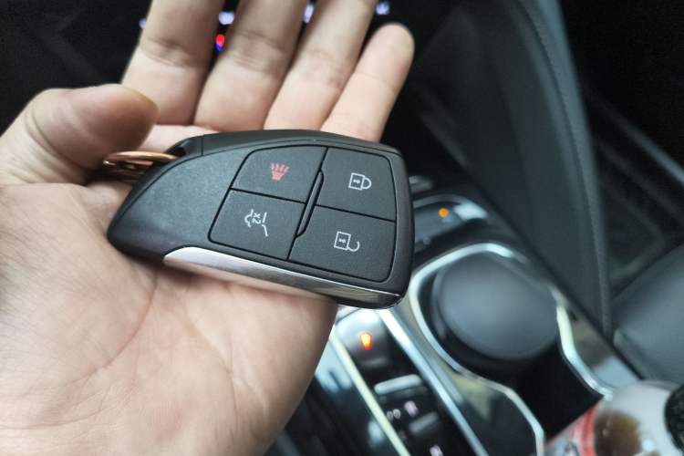 Used Buick Envision 2022 Encore Plus 652T Five-Seat All-Wheel-Drive Luxury Model Vehicle Key