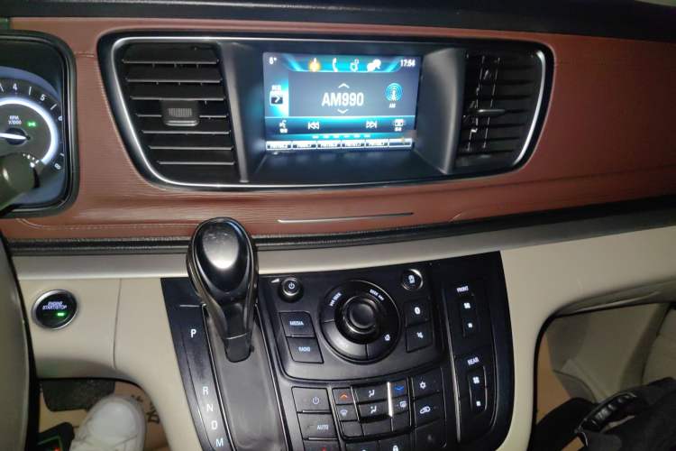 Used Buick GL8 2018 28T Luxury Model China VI Standard
