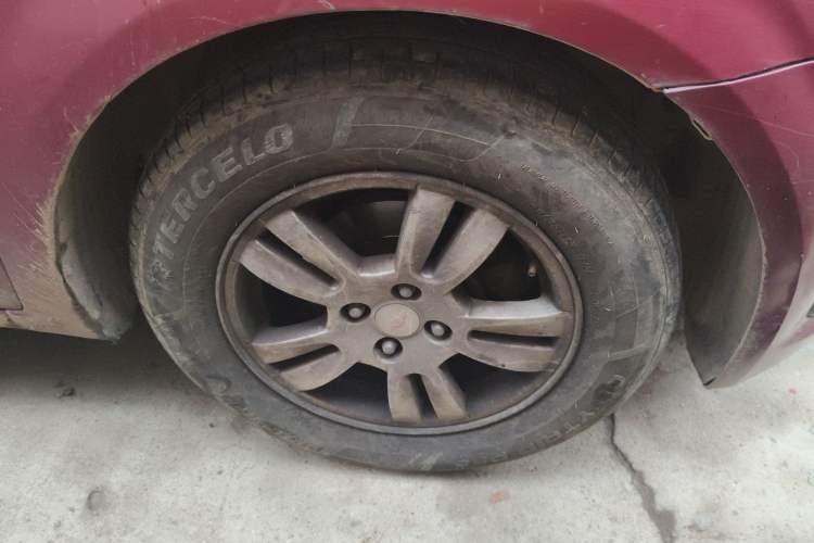 Used Chevrolet Aveo Sonic 2011 Sedan 1.4L Manual Transmission SE
