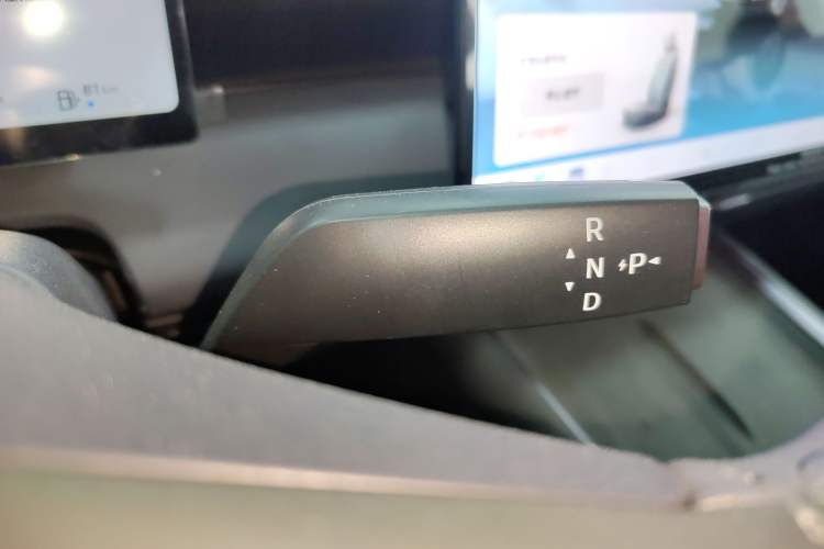 Used Nissan N6 2026 Model 180 Max Gear Lever