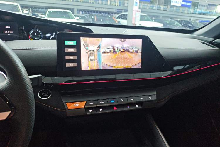 Used CHANGAN UNI-V 2024 1.5T Prestige Sport Edition
