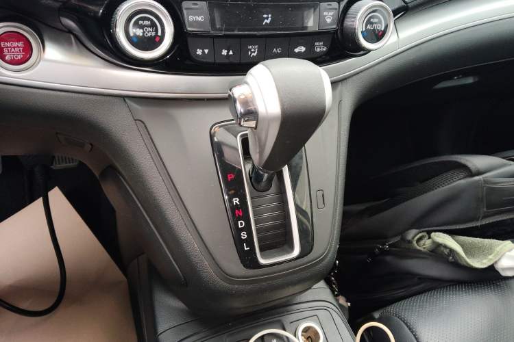 Used Honda CR-V 2015 2.4L two-wheel drive luxury version
